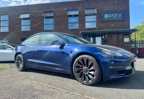 Tesla Model 3 PERFORMANCE AWD Deep Blue Metallic GROK AI RYZEN 20" ALLOYS BLACK INTERIOR