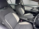 Toyota Avensis 1.6 D-4D Business Edition Euro 6 (s/s) 4dr 9