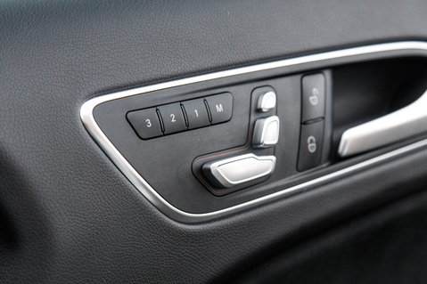 Mercedes-Benz A Class A 200 AMG LINE PREMIUM PLUS 16