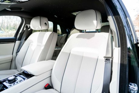 Rolls-Royce Ghost V12. FULL PPF. STARLIGHT. H, C & M SEATS. REAR ENTERTAINMENT. HUD. 10