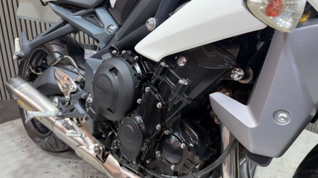 Triumph Street Triple 2013 ONLY 19K, QUICKSHIFTER, ARROW PIPE, NEW MOT 38
