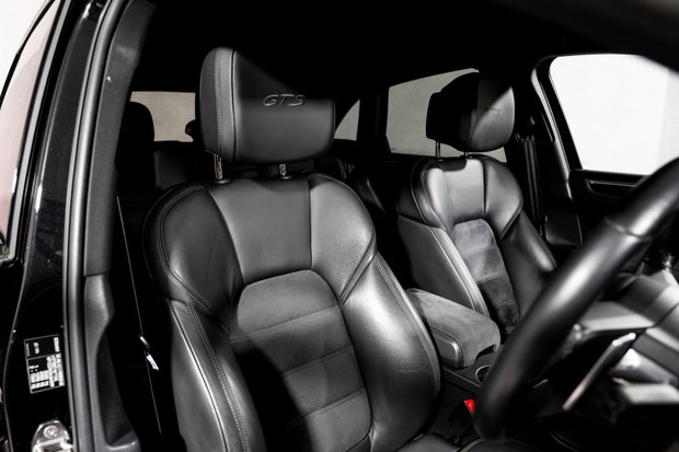 Porsche Macan GTS PDK. WARRANTY. EXCELLENT PSH. SPORT DESIGN PACKAGE. SPORTS EXHAUST. 2