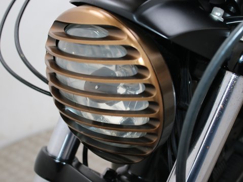 Harley-Davidson XL883 N IRON XL 883 N IRON 14 15