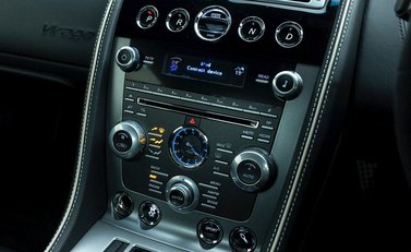 Aston Martin Virage 17