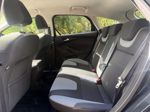 Ford Focus 1.6 Zetec Euro 5 5dr 16