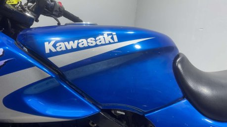 Kawasaki GPZ 2000 ONLY 20K CLEAN PROJECT BIKE SPARES OR REPAIR 500CC 20