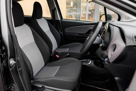 Toyota Yaris VVT-I ICON 29