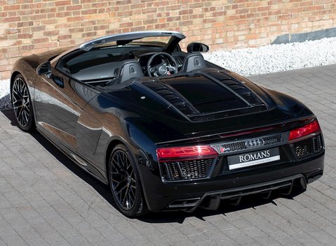 Audi R8 V10 Plus Spyder 11