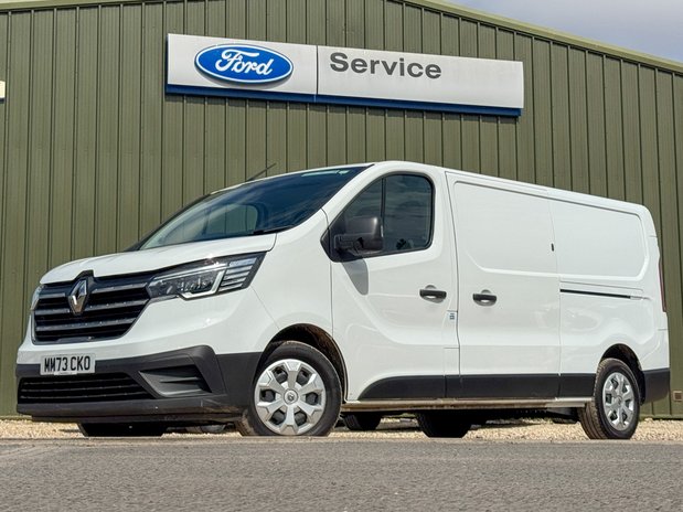 Renault Trafic LWB L2H1 [SOLD KH] Low roof Advance LL30 Aircon Sensors EURO 6 1