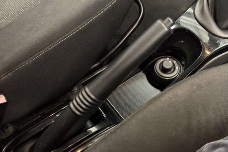 Dacia Duster 1.5 dCi Laureate SUV 5dr Diesel Manual Euro 5 (110 ps) 33