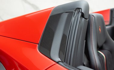 Ferrari 488 SPIDER 47