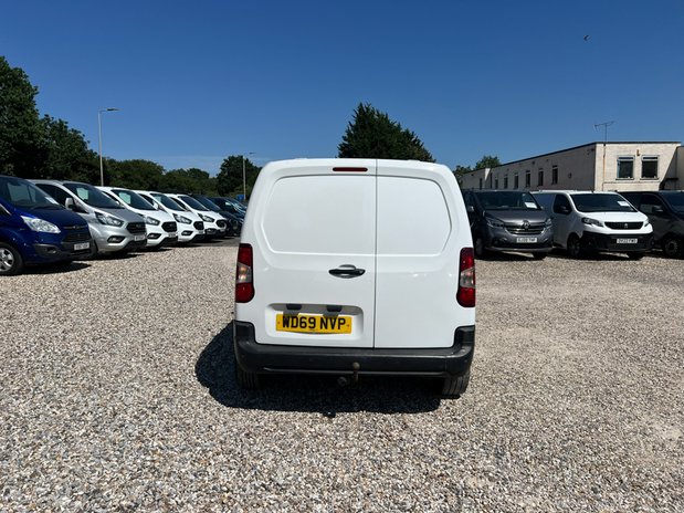 Citroen Berlingo SWB L1H1 Low Roof Enterprise Air Con Sensors Tow Bar EURO 6 7