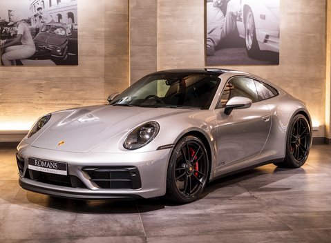 Porsche 911 (992) Carrera GTS 4