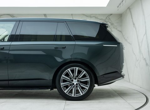 Land Rover Range Rover D350 AUTOBIOGRAPHY LWB 37