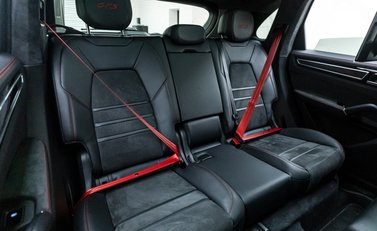 Porsche Cayenne GTS 12