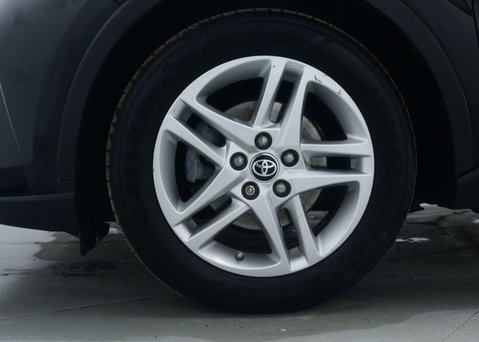 Toyota C-HR 1.8 C-HR Icon HEV CVT 5dr 15