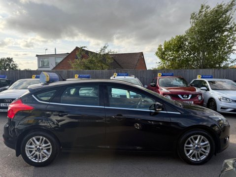 Ford Focus 1.0T EcoBoost Titanium Euro 5 (s/s) 5dr 6