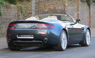 Aston Martin V8 Vantage Roadster 6