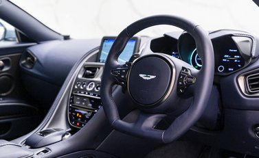 Aston Martin DBS Superleggera 9