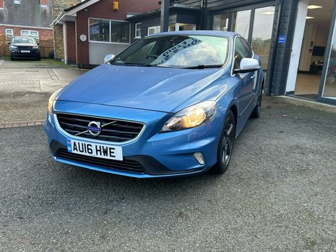 Volvo V40 D2 R-DESIGN 6