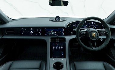 Porsche Taycan 4S Sport Turismo 16