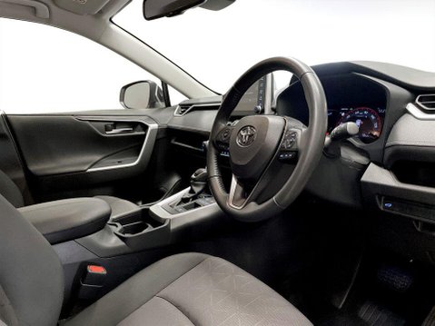Toyota Rav4 2.5 VVT-h GPF Design SUV 5dr Petrol Hybrid CVT Euro 6 (s/s) (218 ps) Air Co 12