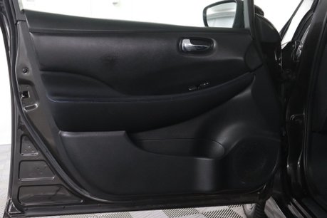 Nissan LEAF LAUNCH EDITION 44