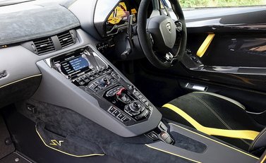 Lamborghini Aventador SV Roadster 15