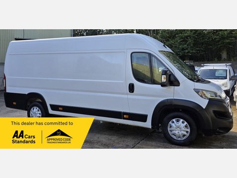 Peugeot Boxer 2.2 BlueHDi 435 Professional Panel Van 5dr Diesel Manual L4 H2 Euro 6 (s/s) 1