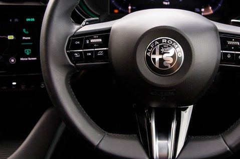 Alfa Romeo Junior TB IBRIDA DCT 18