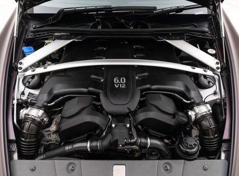 Aston Martin Vantage S V12 33