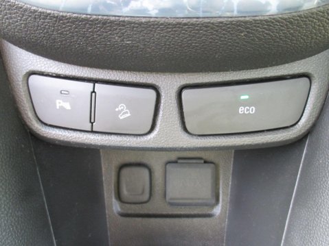 Vauxhall Mokka 1.7 CDTi Exclusiv 4WD Euro 5 (s/s) 5dr 37