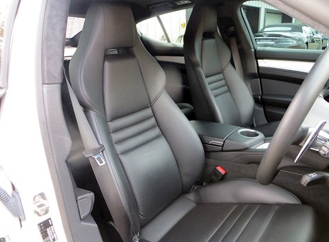 Porsche Panamera Turbo 10