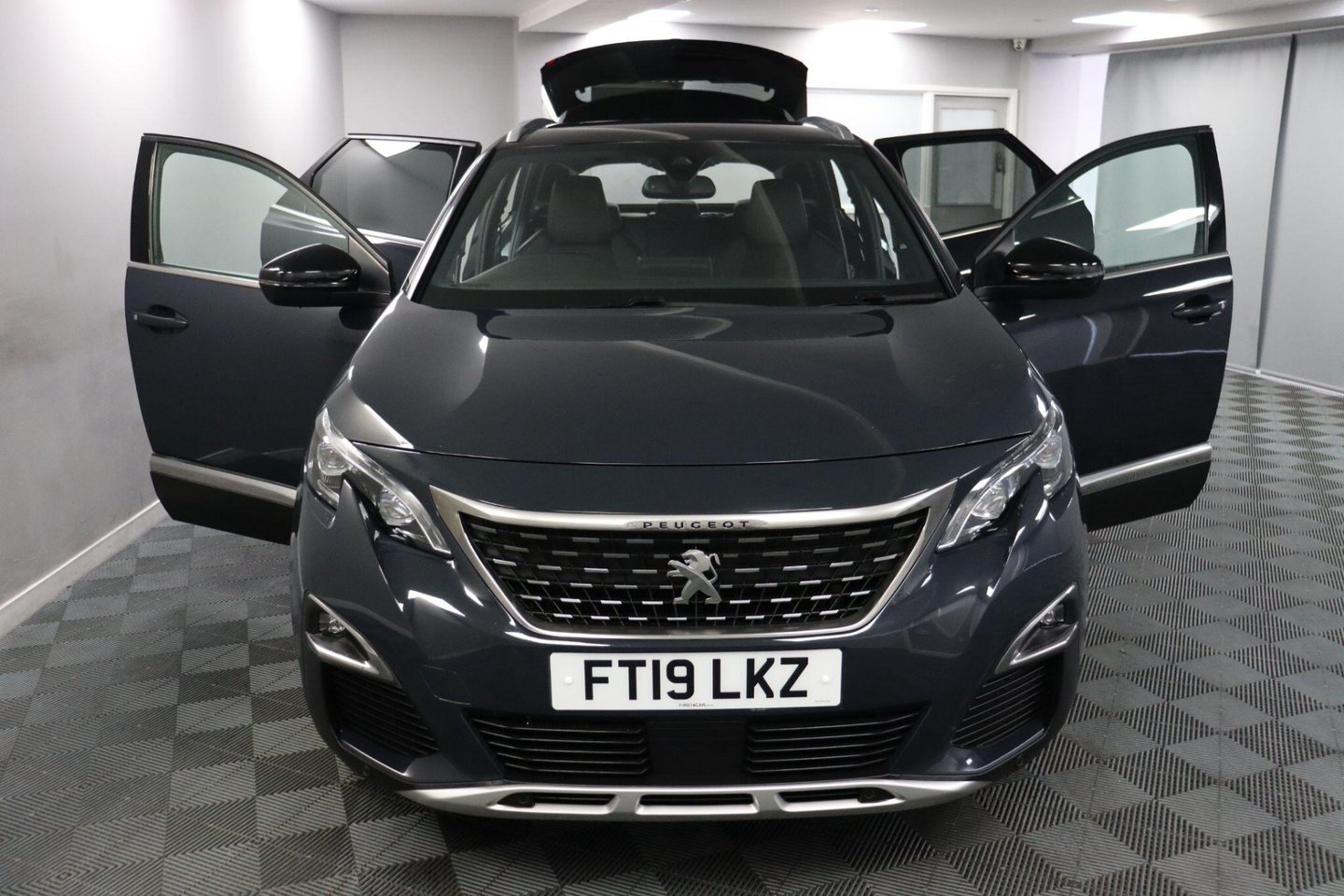 2019 Peugeot 3008 — image 6