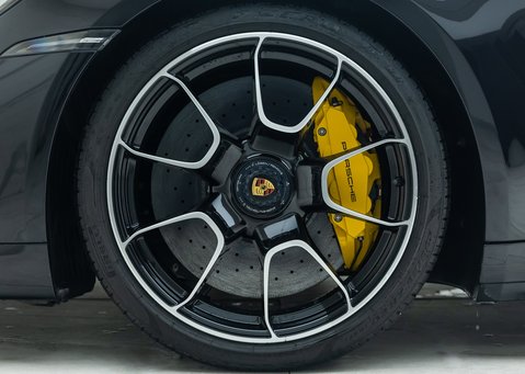 Porsche 911 Turbo S (992) 