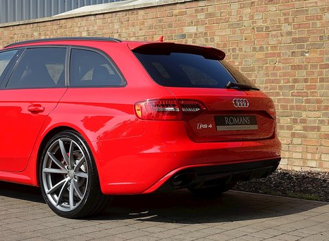 Audi RS4 Avant 21