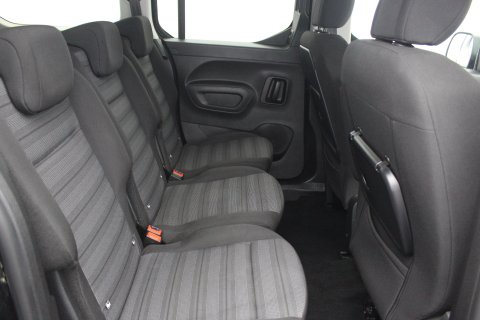 Vauxhall Combo Life 5dr 100kW Design 50kWh XL 7 Seat Electric Auto 11kW Charger 7
