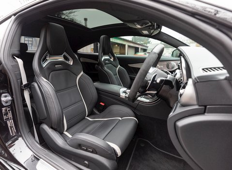 Mercedes-Benz C63 S Premium Plus 12