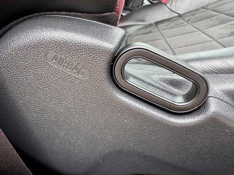 Mini Hatch 2.0 John Cooper Works Auto Euro 6 (s/s) 3dr 29