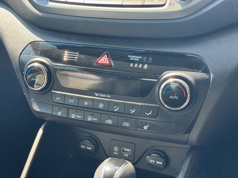 Hyundai TUCSON 1.7 CRDi Blue Drive Premium SUV 5dr Diesel DCT Euro 6 (s/s) (141 ps) 26