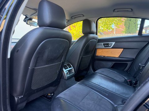 Jaguar XF 2.2d SE Saloon 4dr Diesel Auto Euro 5 (s/s) (190 ps) 91