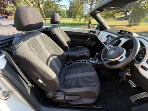 Volkswagen Beetle SPORT TDI BLUEMOTION TECHNOLOGY DSG 32