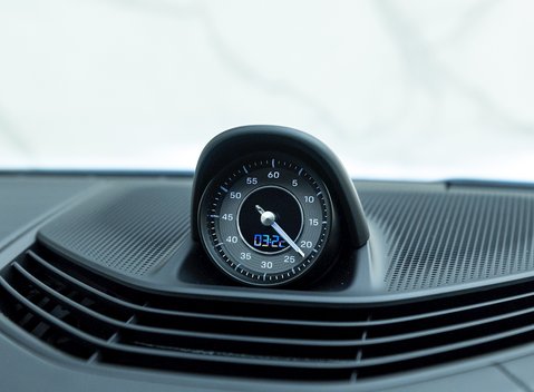 Porsche Taycan Turbo S Cross Turismo 18