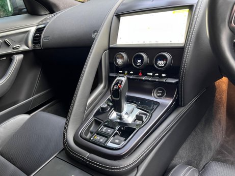 Jaguar F-Type 2.0i Chequered Flag Auto Euro 6 (s/s) 2dr 17