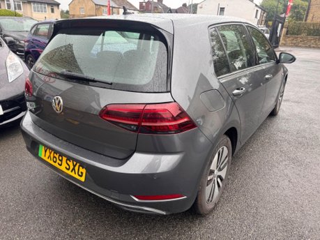 Volkswagen Golf E-GOLF 8