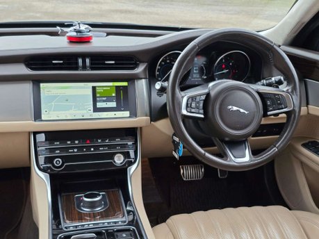 Jaguar XF 2.0d Portfolio Saloon 4dr Diesel Auto Euro 6 (s/s) (163 ps) 16