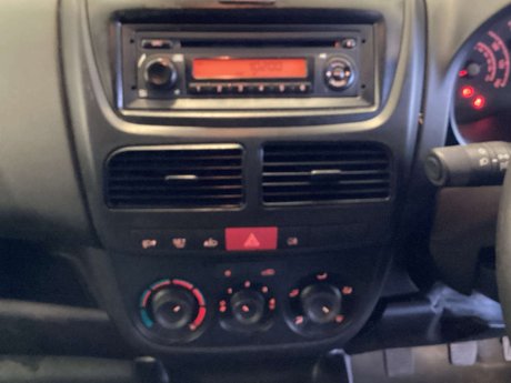 Vauxhall Combo 1.6 Combo 2000 CDTi S/S 7