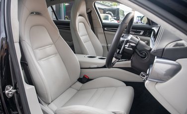 Porsche Panamera Turbo S E-Hybrid 12