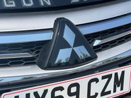 Mitsubishi Shogun Sport DI-D 4 13