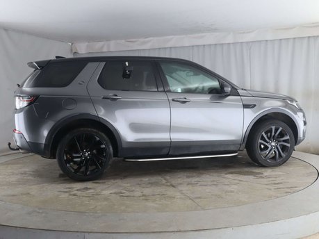 Land Rover Discovery Sport 2.0 Discovery Sport Black HSE TD4 Auto 4WD 5dr 9